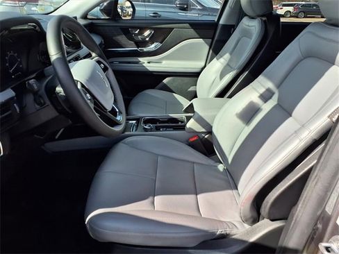 Certified 2022 Lincoln Corsair FWD w/ Equipment Group 101A image 5