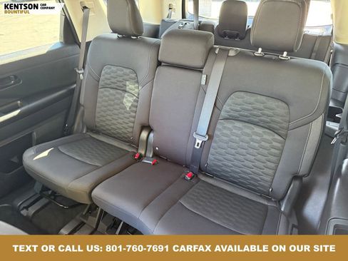 Used 2024 Nissan Pathfinder S image 29