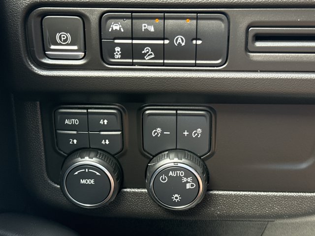Used 2023 Chevrolet Suburban Premier AWD/4WD image 27
