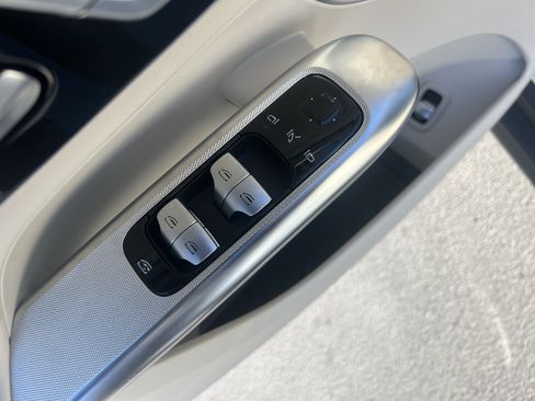 Certified 2024 Mercedes-Benz GLC 300 4MATIC image 15