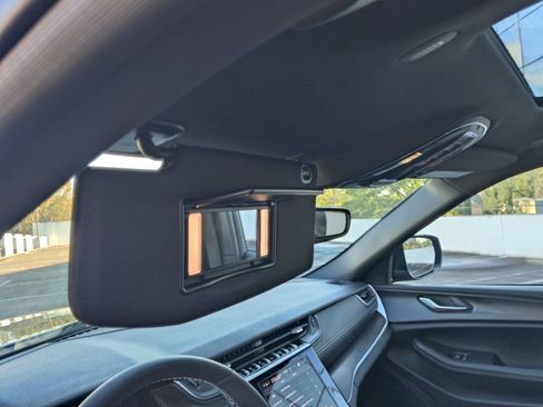 Used 2024 Jeep Grand Cherokee Altitude image 46