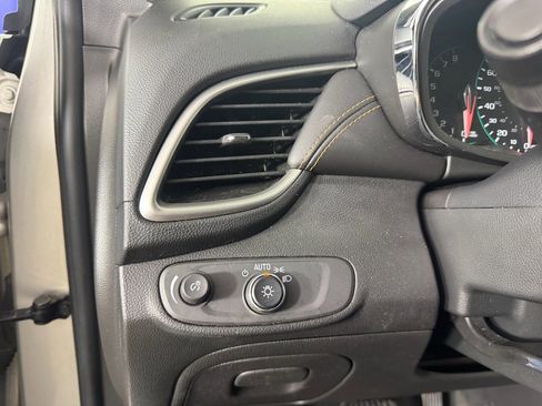 Used 2018 Chevrolet Trax LS image 15