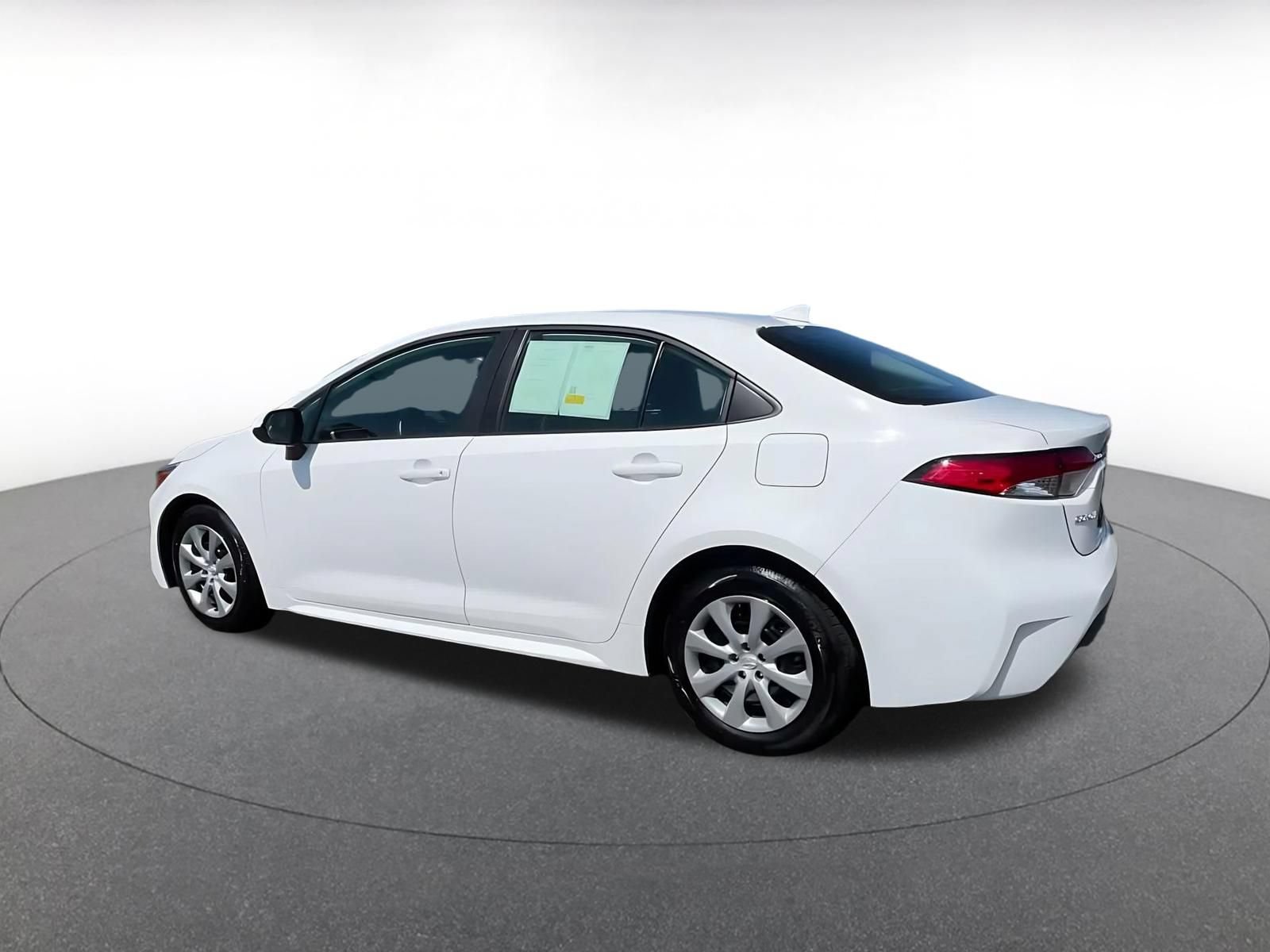 Used 2025 Toyota Corolla LE FWD image 9
