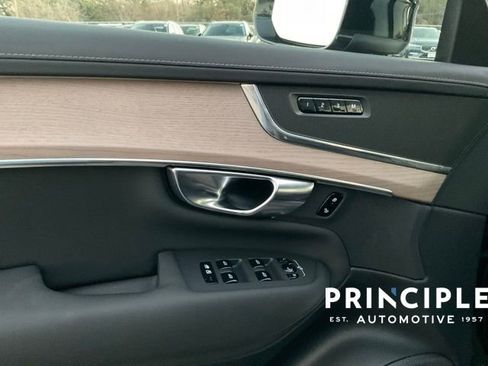 Certified 2025 Volvo XC90 B5 Plus image 11