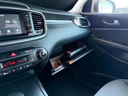 Used 2019 Kia Sorento FWD V6 image 68