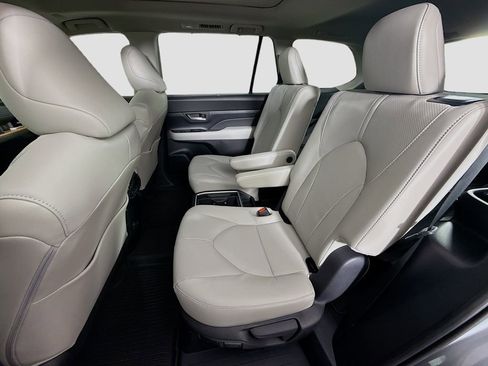 Certified 2026 Toyota Grand Highlander FWD image 17
