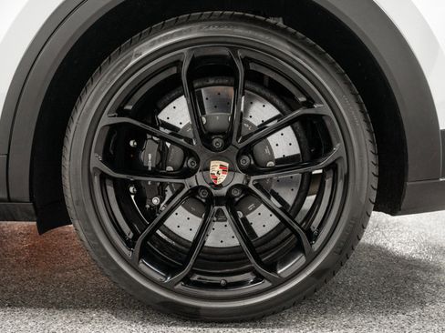 Used 2023 Porsche Cayenne Turbo GT image 10