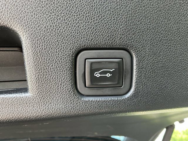 Used 2025 Chevrolet Traverse Z71 AWD/4WD image 22