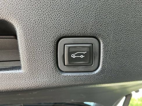 Used 2025 Chevrolet Traverse Z71 AWD/4WD image 22