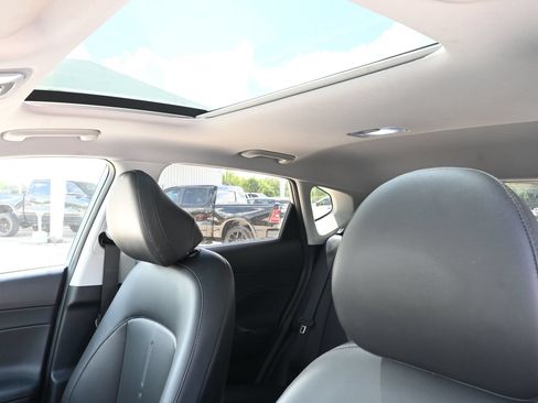 Used 2024 Hyundai Kona Limited AWD/4WD image 21