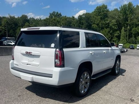 Used 2017 GMC Yukon SLT AWD/4WD image 3