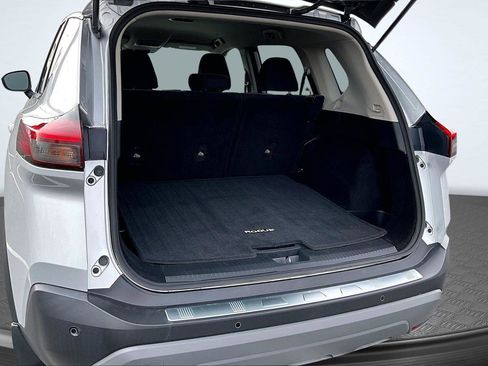 Used 2023 Nissan Rogue SV image 5