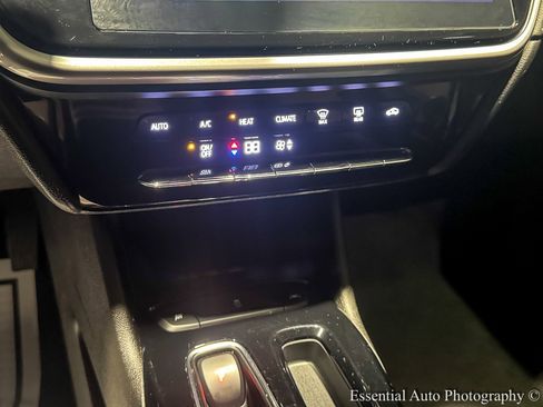 Used 2023 Chevrolet Bolt EUV LT image 24