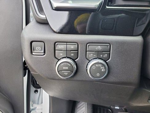 New 2026 GMC Sierra 1500 SLE w/ X31 Off-Road Package AWD/4WD image 30