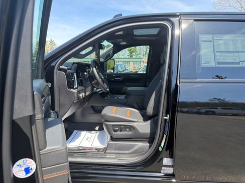New 2026 GMC Sierra 2500 AT4 w/ AT4 Preferred Package AWD/4WD image 9