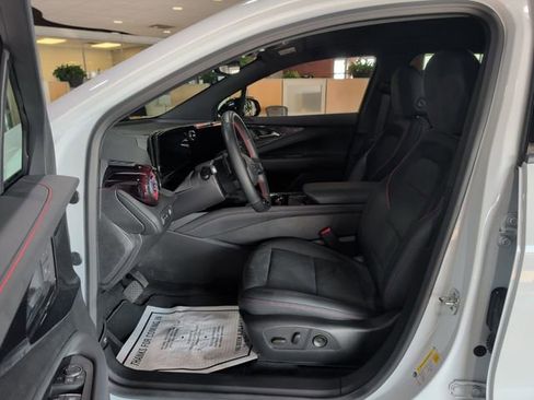 Certified 2024 Chevrolet Blazer EV RS image 11