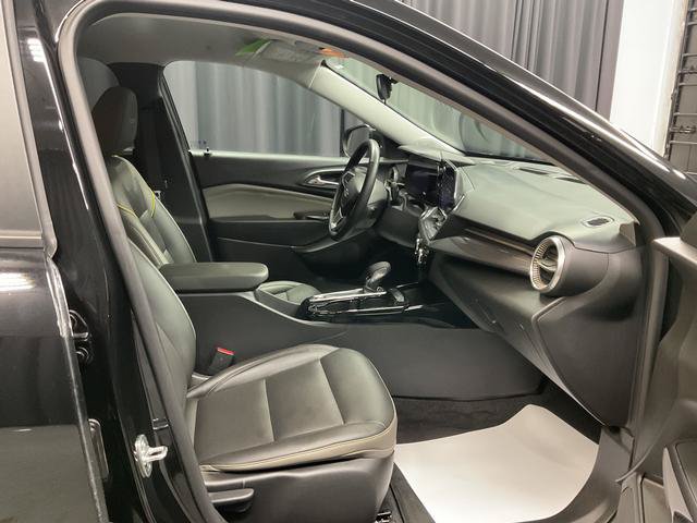 Used 2024 Chevrolet Trax ACTIV FWD image 11
