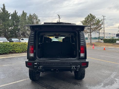 Used 2005 HUMMER H2 w/ Preferred Equipment Group image 17