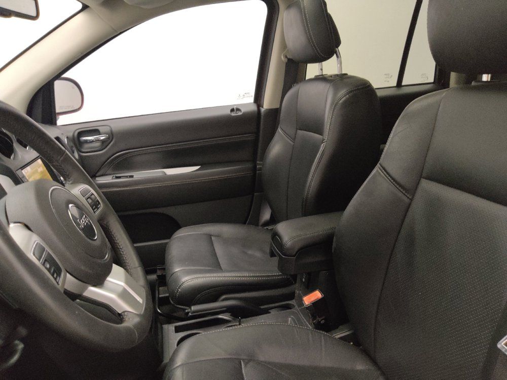 Used 2016 Jeep Compass High Altitude FWD image 17
