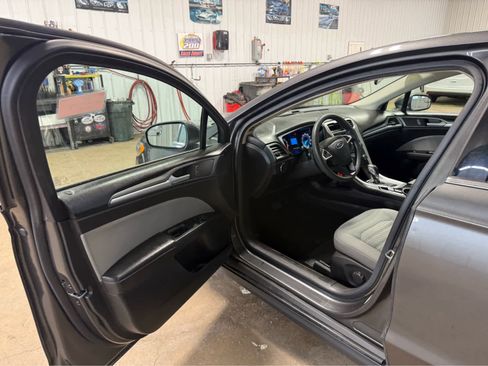 Used 2016 Ford Fusion S image 6