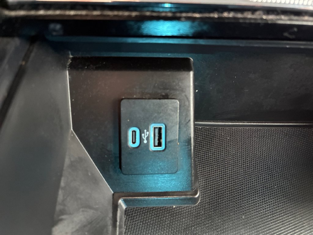 Used 2021 Ford F150 Lariat w/ Equipment Group 502A High AWD/4WD image 6