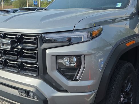 Used 2023 GMC Canyon Elevation w/ Elevation Premium Package image 9