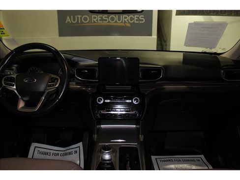 Used 2022 Ford Explorer Limited w/ Equipment Group 301A image 15