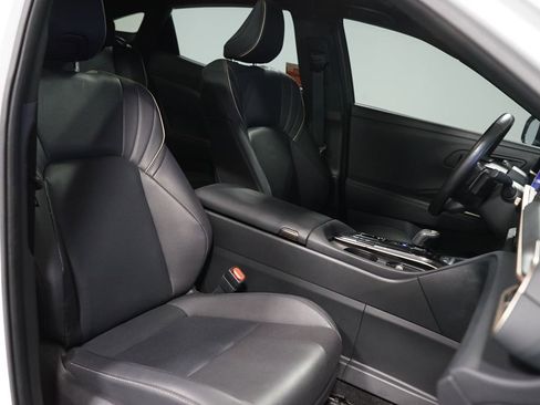 Used 2024 Toyota Crown Platinum image 30