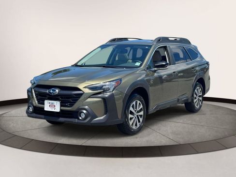 Certified 2025 Subaru Outback Premium AWD/4WD image 2