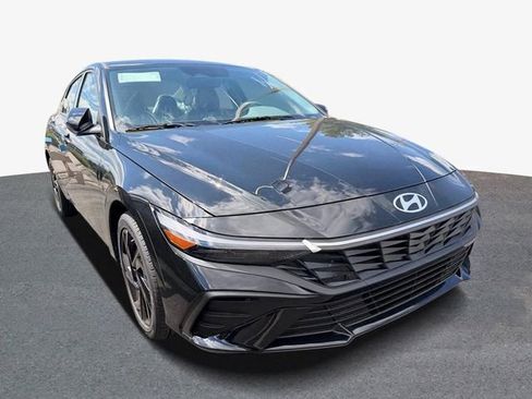 New 2026 Hyundai Elantra Sport FWD image 4