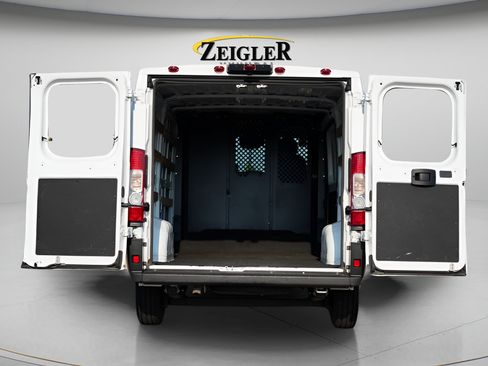 Used 2025 RAM ProMaster 2500 w/ U-Haul Equipment Group FWD image 10
