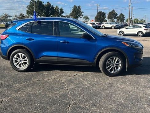 Certified 2022 Ford Escape SE w/ Cold Weather Package image 3