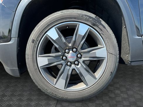 Used 2019 GMC Acadia SLT w/ LPO, Cargo Package image 12