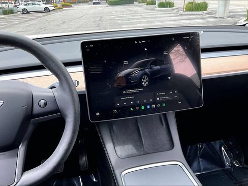 Used 2024 Tesla Model Y Long Range AWD/4WD image 8