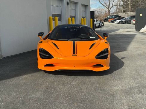 Used 2025 McLaren 750S image 2
