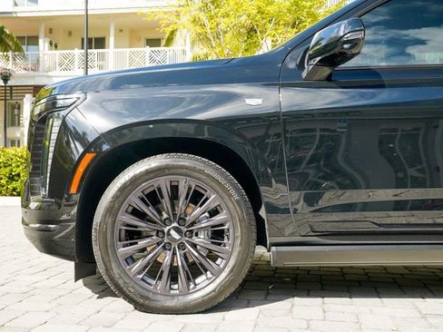 Used 2025 Cadillac Escalade Sport Platinum w/ LPO, ONYX Package image 14