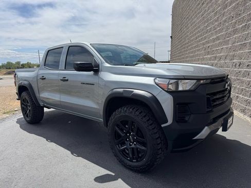 Used 2024 Chevrolet Colorado Trail Boss w/ Technology Package AWD/4WD image 4