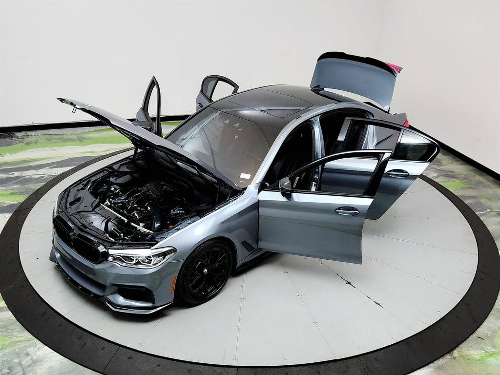 Used 2020 BMW M550i xDrive AWD/4WD image 37