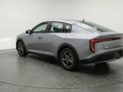 Used 2025 Kia K4 LXS image 6
