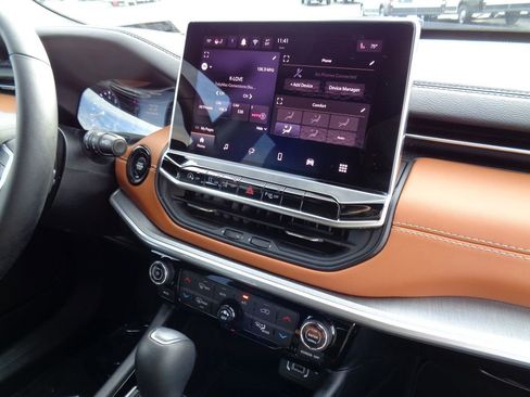 Certified 2024 Jeep Compass Limited image 15