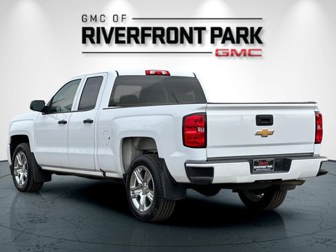 Used 2018 Chevrolet Silverado 1500 Custom w/ Custom Convenience Package image 5
