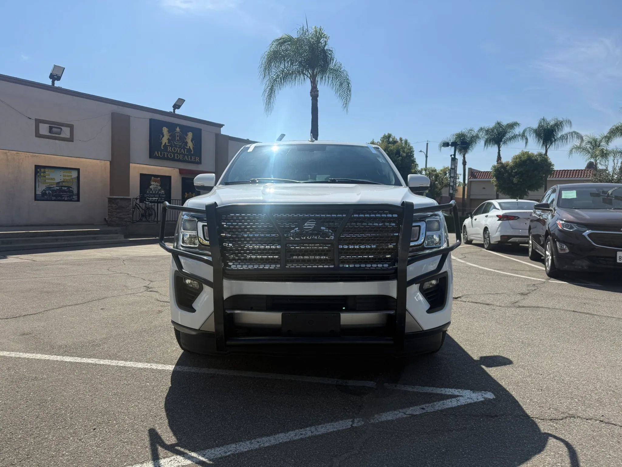 Used 2018 Ford Expedition Max XLT w/ Equipment Group 202A AWD/4WD image 8