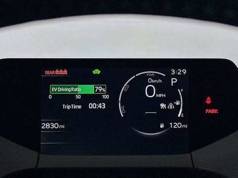 Used 2025 Toyota Prius XLE image 32