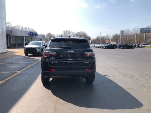 Used 2022 Jeep Compass Limited AWD/4WD image 6
