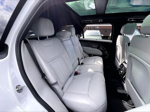Used 2025 Land Rover Range Rover Sport SE image 29