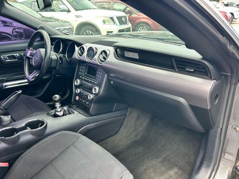 Used 2016 Ford Mustang GT RWD image 9