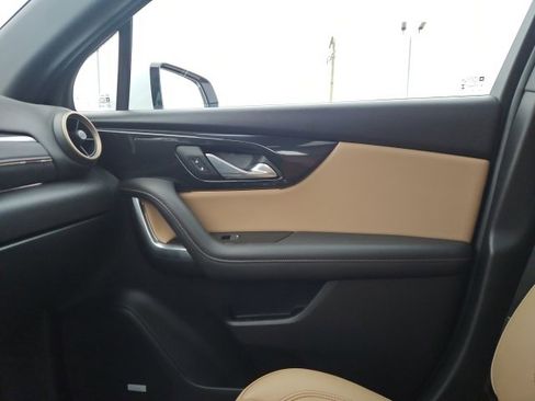 Used 2023 Chevrolet Blazer Premier image 47