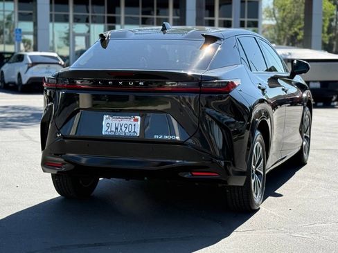 Used 2024 Lexus RZ 300e Premium w/ Technology Package image 12