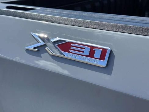 Used 2024 GMC Sierra 1500 Elevation w/ Elevation Premium Package AWD/4WD image 8