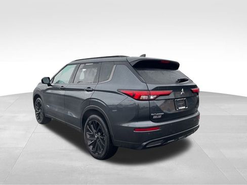 Used 2024 Mitsubishi Outlander SEL image 3